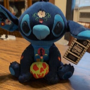 Stitch Crashes Disney- Snow White